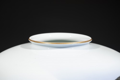 Antiquités - Grand vase globulaire en porcelaine Fukagawa avec carpes koi