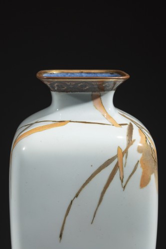 Vase cloisonné avec une paire de canards le long d’un cours d’eau - 