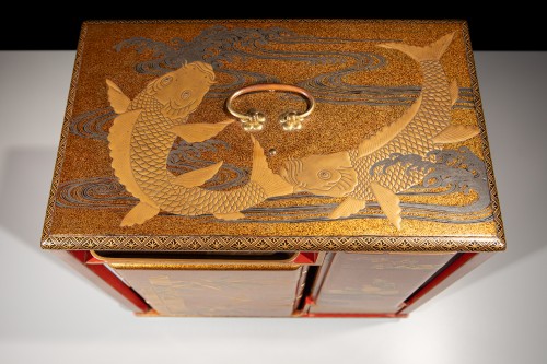 Set de pique-nique en laque maki-e sur fond nashiji avec carpes koi - Mastromauro Japanese Art