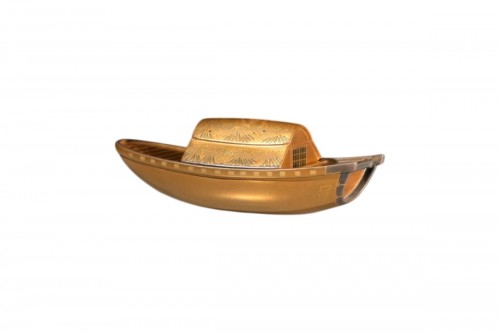 Boîte kogo en laque en forme de yakatabune