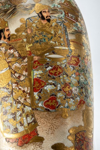 Antiquités - A Japanese pair of Satsuma vases