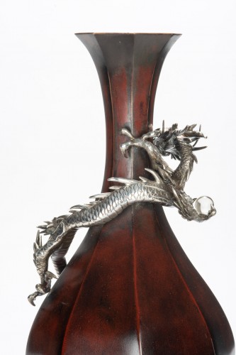 XIXe siècle - Vase en bronze et argent, Japon période Meiji fin XIXe siècle