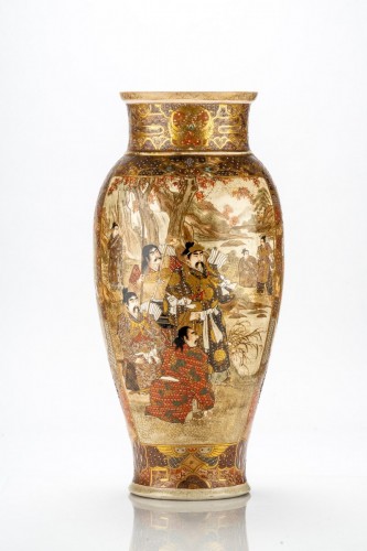  - A Large Japanese vase with Samurai