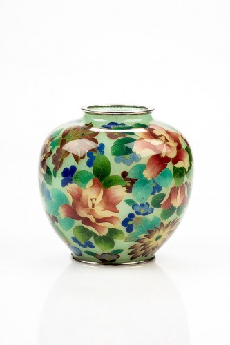 A Japanese plique-à-jour Vase - Asian Works of Art Style 