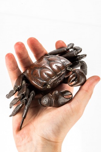 A Japanese bronze articulated crab - 
