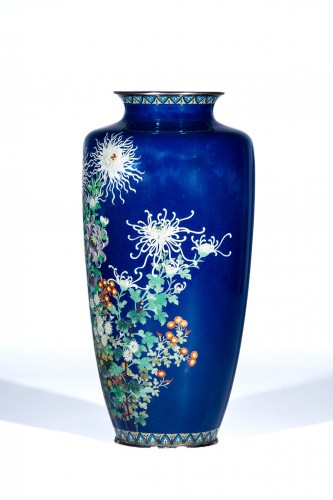 Hayashi Kodenji – A Japanese Cloisonnè vase - Asian Works of Art Style 