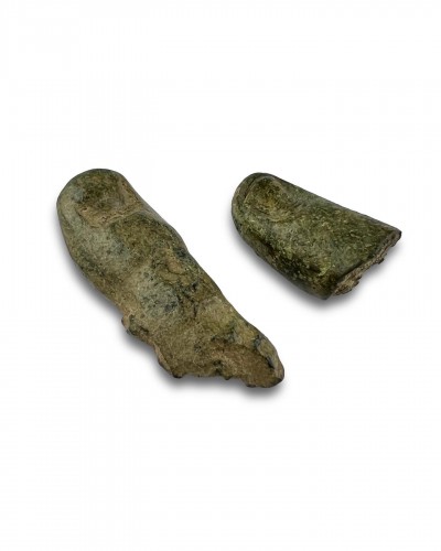 BC to 10th century - Ancient bronze thumb &amp; finger from a sculpture. Roman, 1st / 2nd century AD