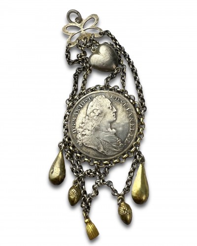 18th century - Silver &amp; partially gilt pendant set with a Maximilian III Joseph Thaler
