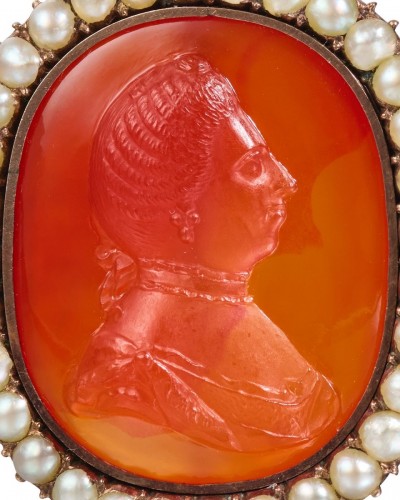  - Carnelian cameo probably representing Maria Theresa, Germany 18th century.