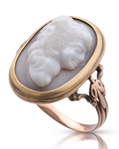 Fine Hardstone Gryllus Cameo Ring. Italian, Late 18th - Early 19th Century - 