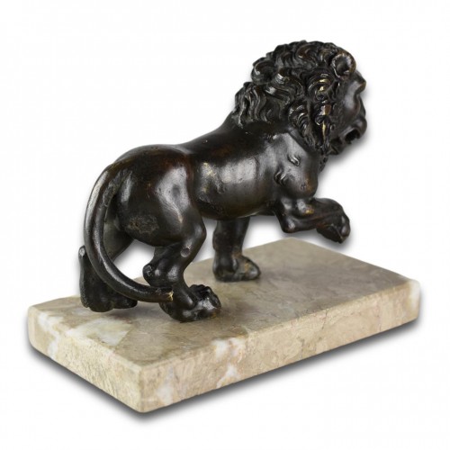 Antiquités - Modèle en bronze d'un Lion Médicis, Italie XVIIIe siècle