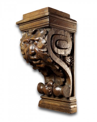 Baroque Oak Bracket Carved With The Head Of A Green Man. Flemish, 17th Cent - Sculpture Style 