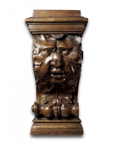 Baroque Oak Bracket Carved With The Head Of A Green Man. Flemish, 17th Cent - 