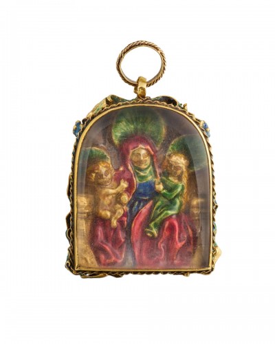 Enamelled gold pendant with Anna Selbdritt. French or German, 16th century.