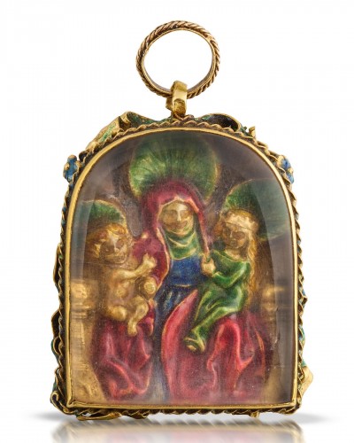 <= 16th century - Enamelled gold pendant with Anna Selbdritt. French or German, 16th century.