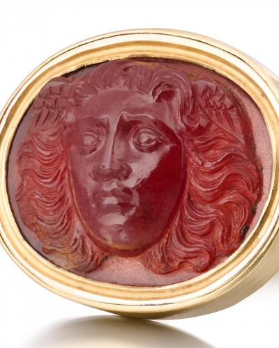 Fine carnelian cameo with the head of Medusa. Italian, 17th century.   - 