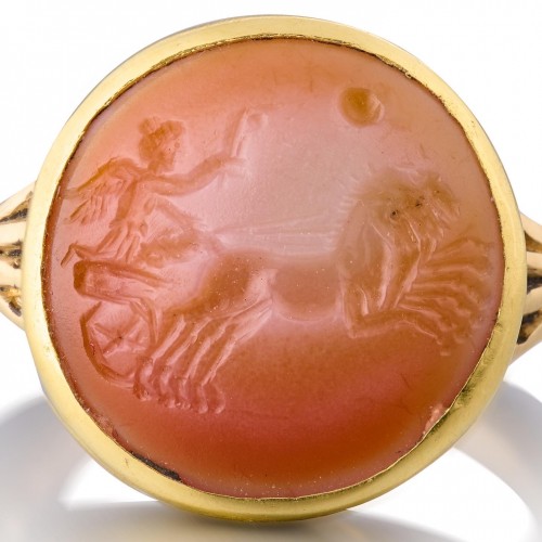 Bijouterie, Joaillerie Bagues - Bague en or avec une ancienne intaille de la Victoire. Romain, 1er - 2e siècle