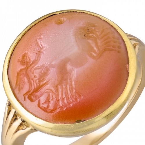 Gold Ring With An Ancient Intaglio Of Victory. Roman, 1st - 2nd Century - 