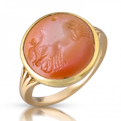 BC to 10th century - Gold Ring With An Ancient Intaglio Of Victory. Roman, 1st - 2nd Century