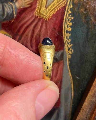 Gold sapphire ring with tears of the Virgin, England 15th century - 