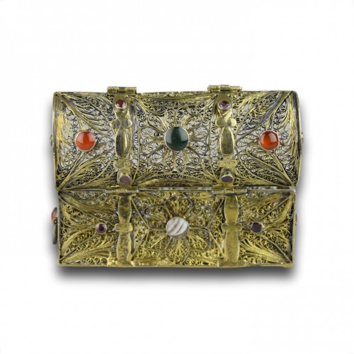 Coffret en filigrane d'argent avec pierres précieuses, travail Austro-hongrois poinçonné 1842 - Matthew Holder