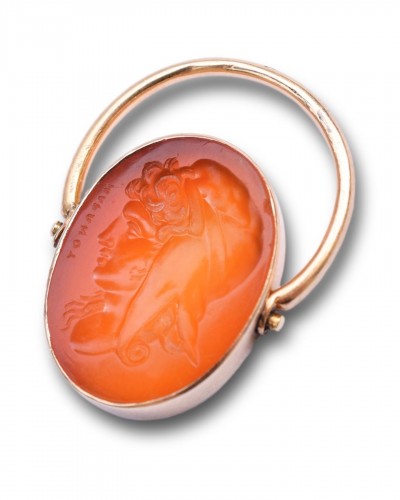 Carnelian intaglio ring with the Trojan Prince Paris. Italian, 19th century - 