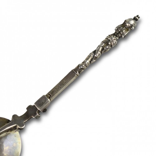 Antiquités - Rare cuillère pliante en argent avec une sirène