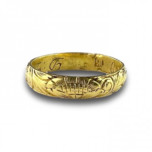 Finely engraved gold memento mori ring - Antique Jewellery Style 