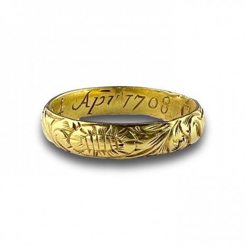 17th century - Finely engraved gold memento mori ring