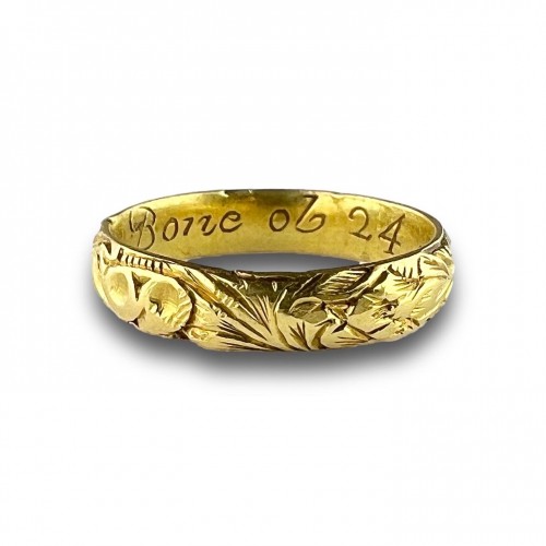 Antiquités - Finely engraved gold memento mori ring