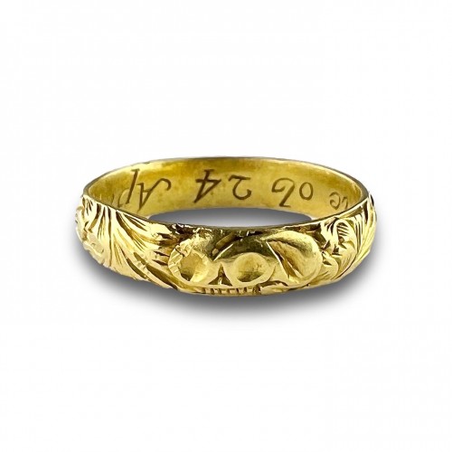 Antiquités - Finely engraved gold memento mori ring