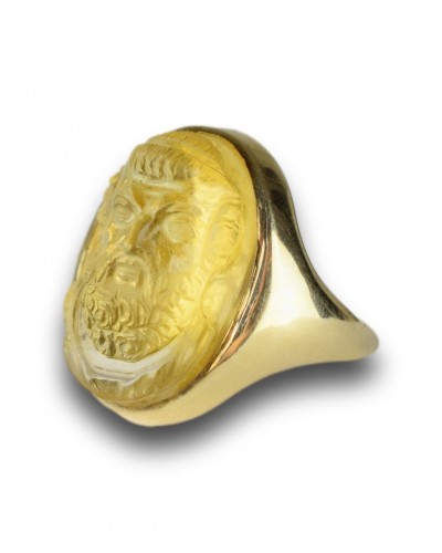 Antiquités - Citrine cameo of the Ancient Greek poet Homer, Italy 19th century