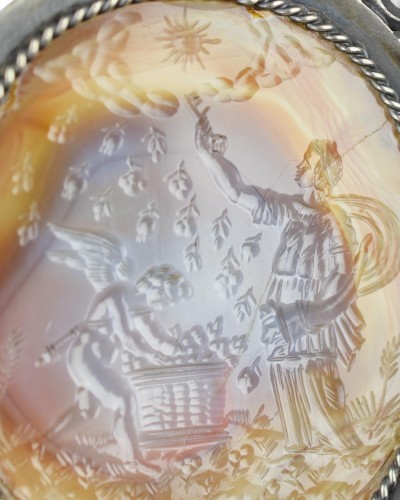 Large agate intaglio of Cupid and Flora - 