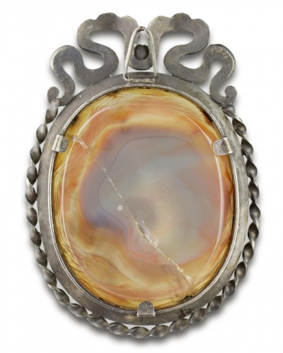  - Grande intaille en agate représentant Cupidon et Flore