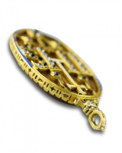 Pendentif en or avec cristaux de roche taillés sur table, Espagne ou Italie XVIIe siècle - 