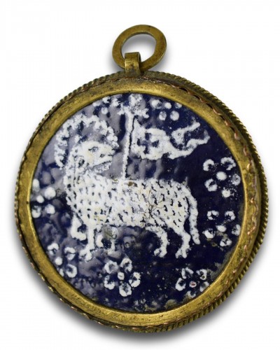 Reliquary pendant with the Agnus Dei. French or German, 15th century. - 
