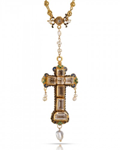 17th century - Gold &amp; enamel cross pendant with table cut rock crystals. Spanish, 17th cen