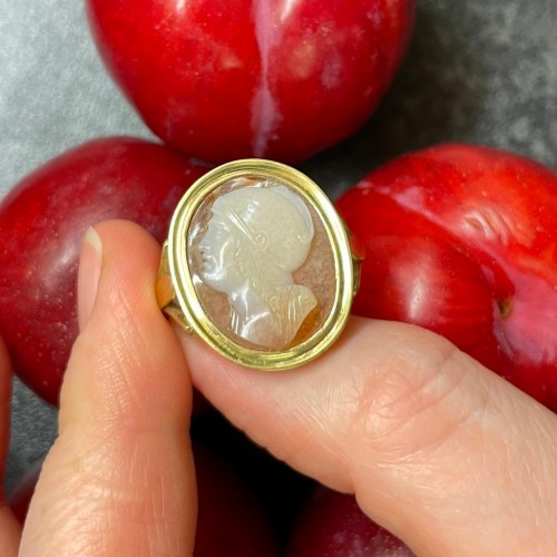  - Cameo ring in the manner of Angelo Amastini - Italy 18th/19th century