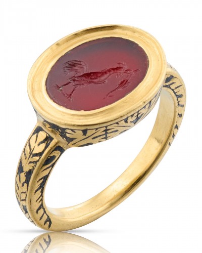 Bague en or avec une intaille d'un coq. Romain, 1er / 2e siècle & 17e siècle - Bijouterie, Joaillerie Style 