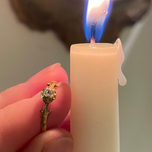 Antiquités - Fine Gold Betrothal Ring Set With A Diamond - England or France 15th century