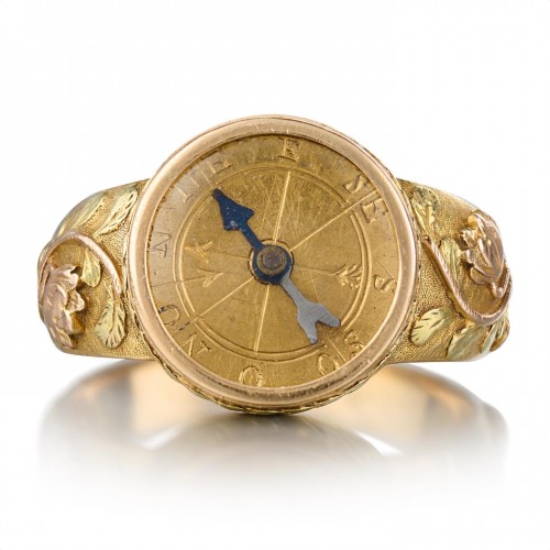 ari-coloured gold compass ring. French or English, early 19th century