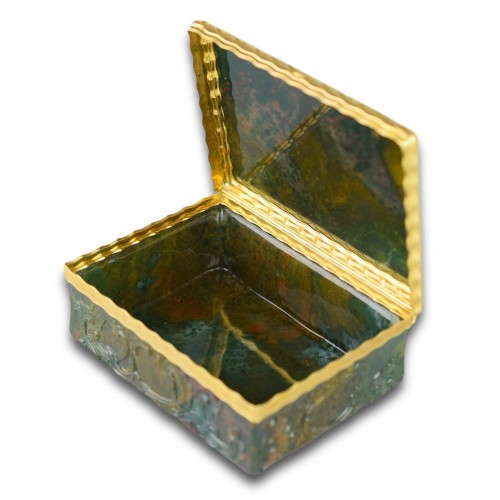  - Gold mounted heliotrope snuff box, Germany18th century