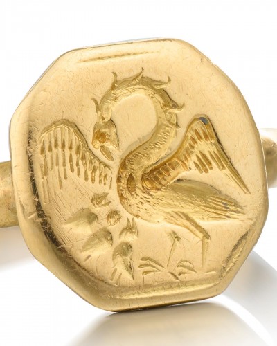 Gold signet ring with the pelican in its piety., England late 16th century - Antique Jewellery Style 