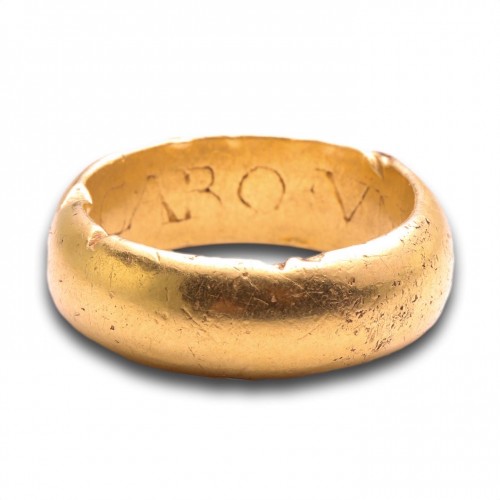 XVIe siècle et avant - Bague en or avec inscription Tudor en latin, Angleterre XVIe siècle