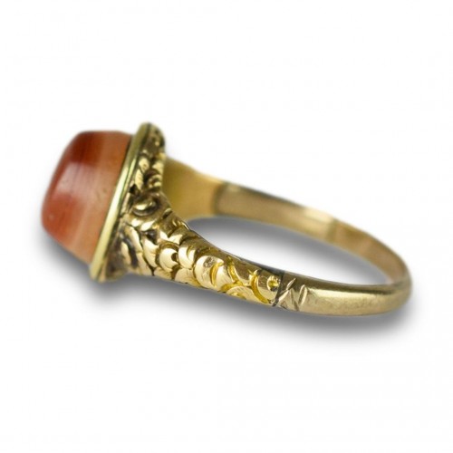 Antiquités - Georgian gold ring set with an ancient intaglio. English, 19th century