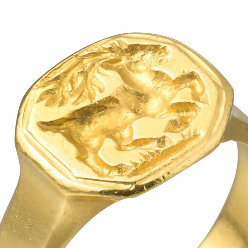 Antique Jewellery  - Gold merchants ring with the image of a galloping stag - Germany17th century