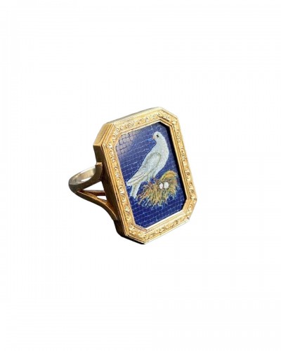 Gold ring with a micromosiac of a nesting dove, Italy early 19th century