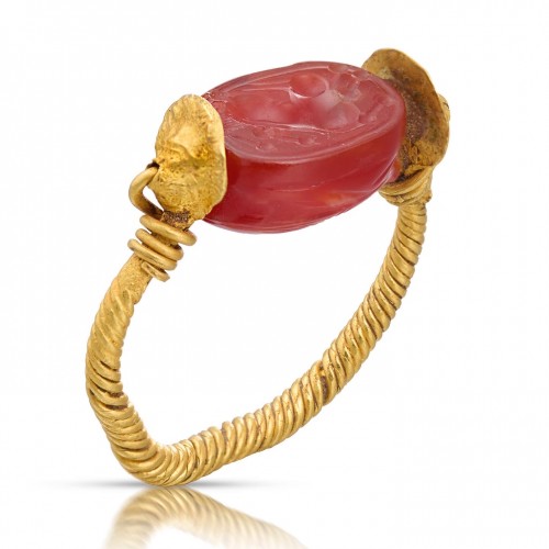 Antique Jewellery  - Ancient gold and carnelian scarab ring. Etruscan, 4th Century B.C. 