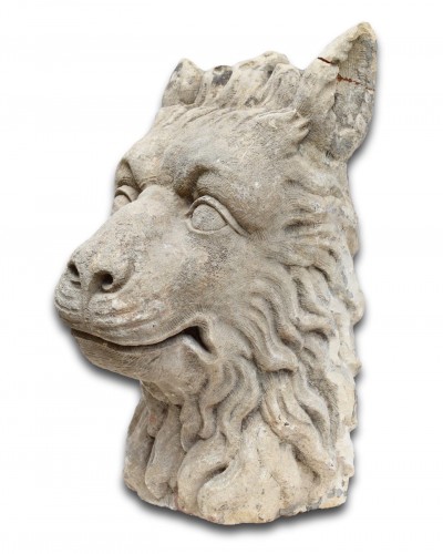 Large sandstone head of a lion, France late 16th century - 