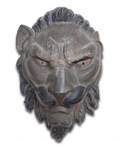 Decorative Objects  -  Bold oak relief of a lions head, France18th century